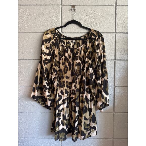 Women's Avenue Plus Size Pleated Cheetah Animal Print Tunic Top size 22/24 - Picture 1 of 3